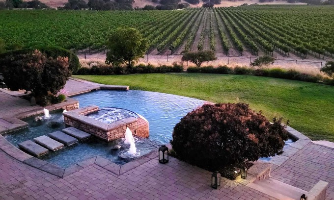 Paso Robles Casa | Mira Vista Vineyard Estate - Pool and Spa
