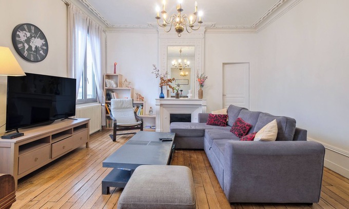 Perigueux Apartamento | Miraflores – Apartamento espacioso y elegante en el corazón de Périgueux con Wi-Fi