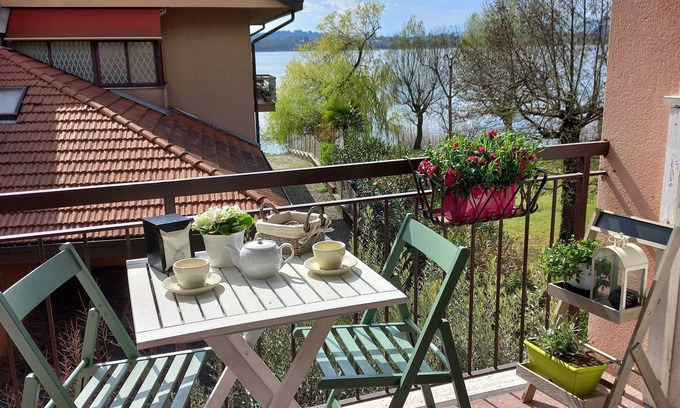 Morosolo Apartamento | Miralago apartment with garden by the lake