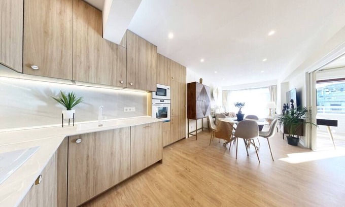 San Sebastián Apartamento | Miramar: Exclusive luxurious flat, parking, terrace, new!