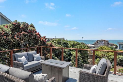 El Granada Casa | Miramar Oasis - Ocean View, Steps2Beach, Roof Deck