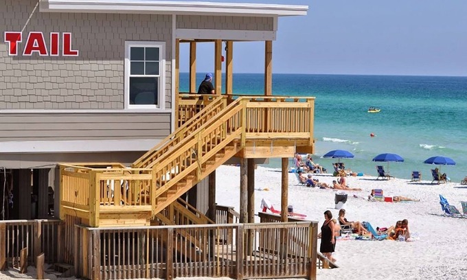 Destin Casa | Miramar Palms #5 3 Bedroom Condo by RedAwning