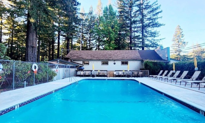 Myers Flat Cabaña | Miranda Gardens Resort