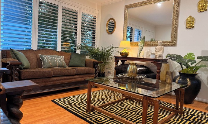 Miranda Casa | Miranda Retreat Shop Dine Unwind