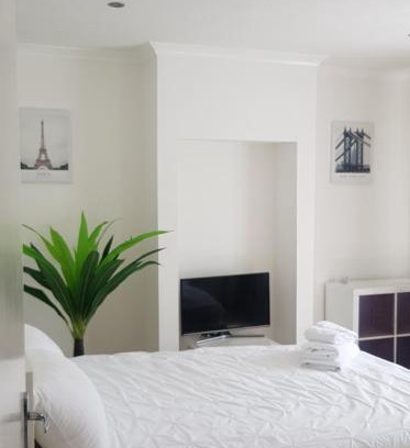 Gillingham Casa | Mirandas Place