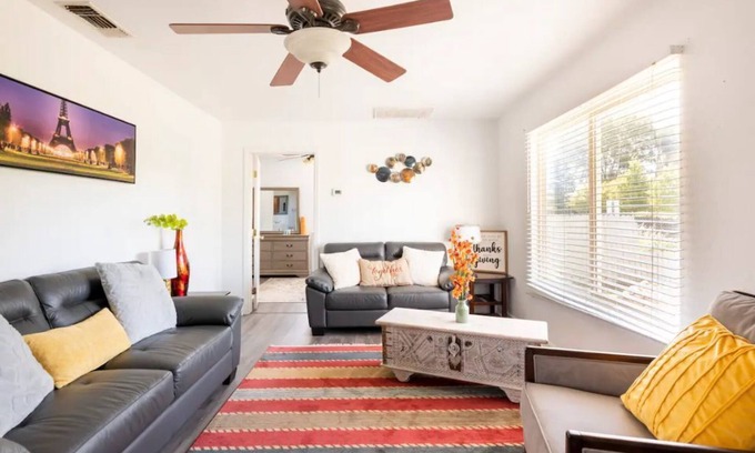 Yuba City Casa | Misha’s HunnCottage