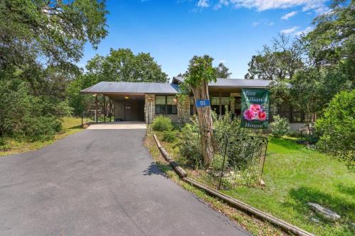 Wimberley Casa | Miss Lilian's House