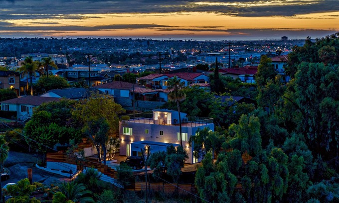 Middletown Casa | Mission Hills Modern Compound (San Diego)
