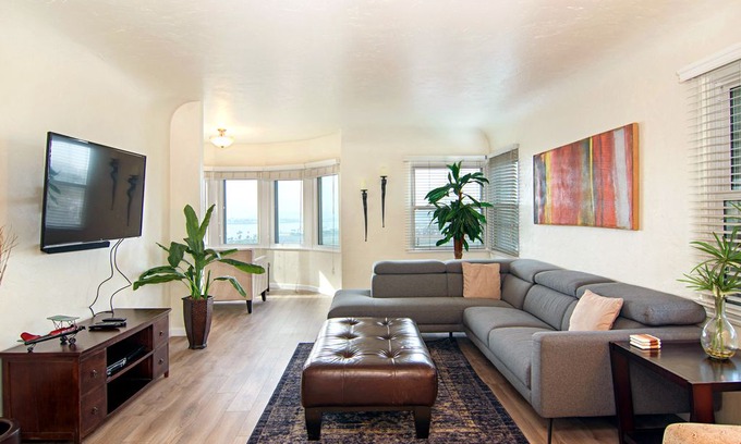 Middletown Casa | Mission Hills Penthouse w/ San Diego Marina View - 8 Minutes to Gaslamp & Zoo