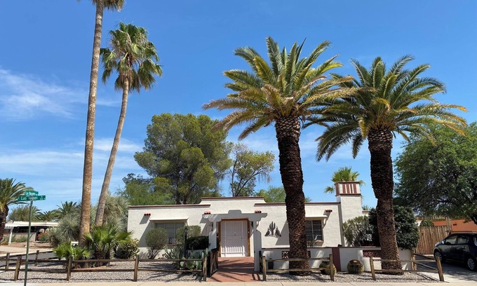 Green Valley Fairways Casa | Mission style home in the center of Green Valley.