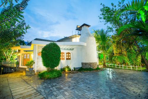 Iruttukanam Casa | Mistletoe Homestay & Cafe
