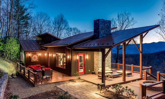 Lansing Casa | Misty Glen. Modern Mnt Retreats. The Sugar Maple