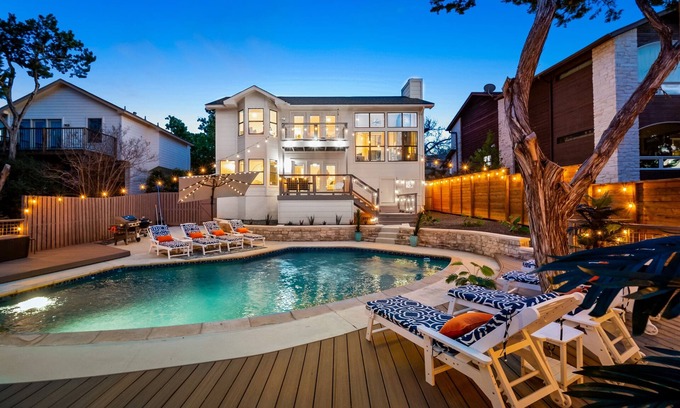 Austin Hills Casa | Misty Hill ~Best View in Austin~ Luxury Pool Oasis