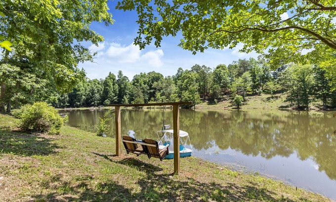 Westminster Casa | Misty Lake Lodge, home on private lake