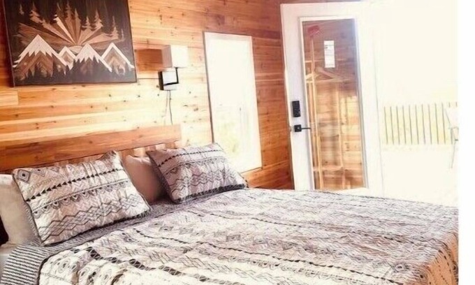 Port Angeles Cabina | Misty mountain retreat cabin - Pod B