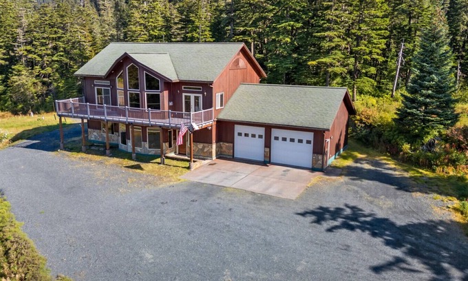 Bear Creek Casa | Misty Mountain Retreat, Epic Views, Sleeps 11