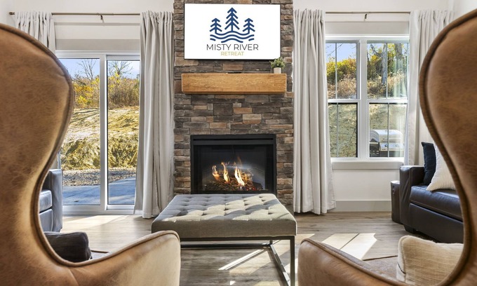 Branson Cabina | Misty River Retreat🌲 Fire Pit 🔥 Hot Tub 💦 Lake Taneycomo Access