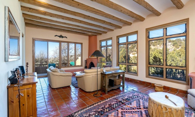 North Hills Casa | Mitchell's East Side