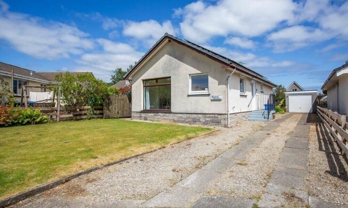 Lamlash Casa | Mitch’s Cottage , Cosy Isle of Arran retreat