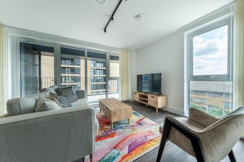 College Park and Old Oak Apartamento | Mitre Matisse by Artsy