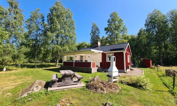 Lesjofors Casa | Mittelschweden Gut Ausgestattetes Ferienhaus am See mit Motorboot und Steg
