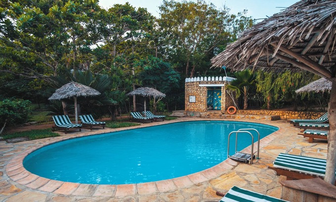 Pangani Otro | Mkoma Bay Tented Lodge
