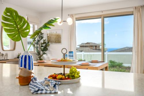 Makaha Valley Casa | #ML - Aloha Hoʻonani 3BR Home - MT & Ocean Views!