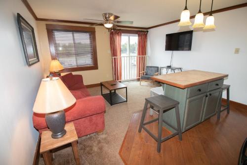 Snowshoe Apartamento | ML217 Whimsical Retreat Close to Village & Lifts EZ Parking