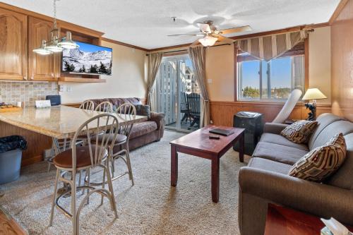 Snowshoe Casa | ML324 1BR 1BA Mountain View Connects To ML326 WiFi