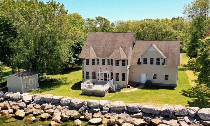 Hilton Casa | MM Properties Lake Ontario: The Oasis