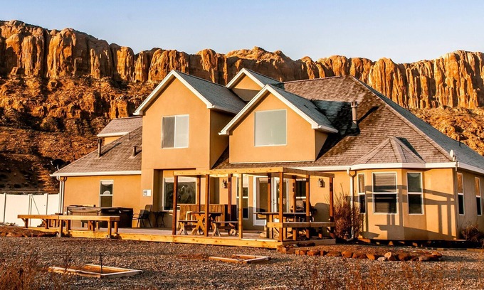 Moab South Valley Casa | Moab Desert Home: 4 BR / 2. 5 BA casa independiente en Moab, para 10 personas