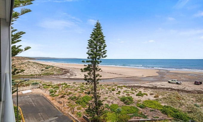 Moana Apartamento | Moana Esplanade - Pure Beach Front 3 Bed Apt