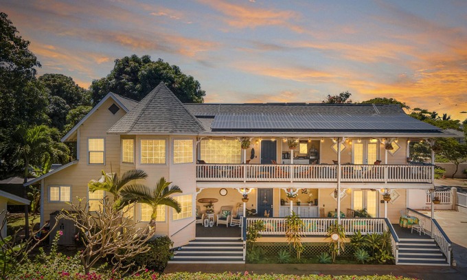 Historic Lahaina Front Street Casa | Moana Lani, Accross From Ocean. A/C