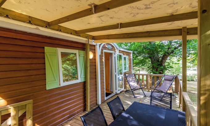 Saint-Martial-de-Nabirat Casa | Mobil Home '4 Personnes Climatisé' con piscina compartida, Wi-Fi y aire acondicionado