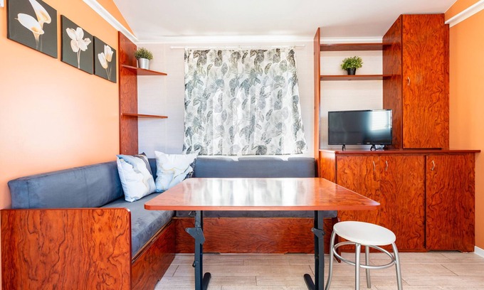 Tirig Alquiler De RV | Mobil Home '243' con vistas a la montaña, Wi-Fi y aire acondicionado