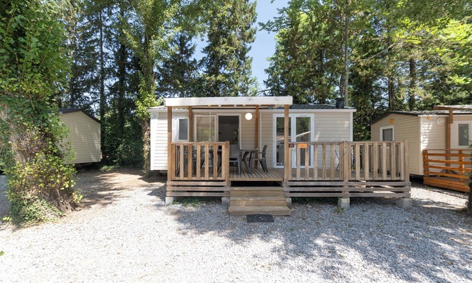 Lavilledieu Casa | Casa móvil 'Confort C - 1-6 pers' con piscina compartida, terraza privada y jardín compartido