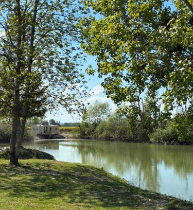 Clerey Otro | Mobile home du lac