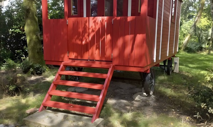Cast Casa | Mobile Home 'Katy - 15mins Plages Et Douarnenez' with Shared Garden