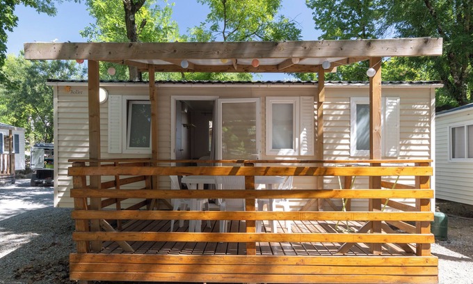 Lavilledieu Casa | Casa móvil 'Mobil-home C - 1-4 pers' con piscina compartida, terraza privada y jardín compartido
