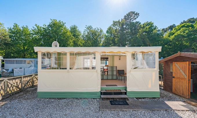 La Tremblade Alquiler De RV | Casa móvil 'Mobilhome Mh 212' con piscina privada, terraza privada y aire acondicionado