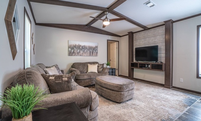 Royal Casa | Mobile Home W-4 at Safe Harbor Brady Mountain on Lake Ouachita!