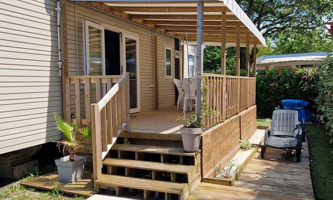 Gastes Alquiler De RV | Mobilhome familiar con piscina compartida, jardín y Wi-Fi