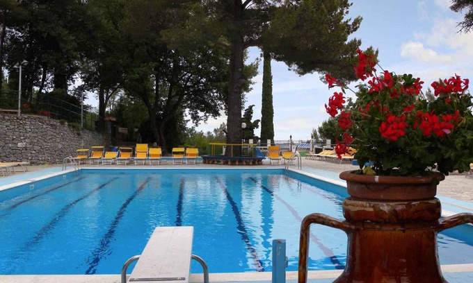 Villanova d'Albenga Casa | Mobilehome with terrace, pool and air conditioning