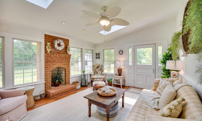Bohannon Casa | Mobjack Bay Rental on Private Cove!