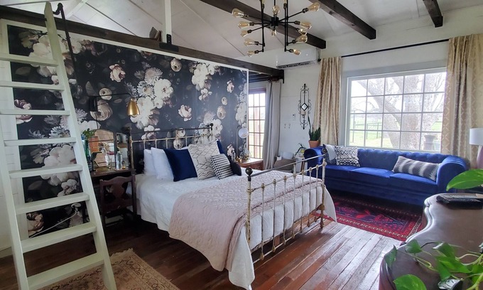 Ledbetter Otro | Mockingbird Fields- Nesting Suite
