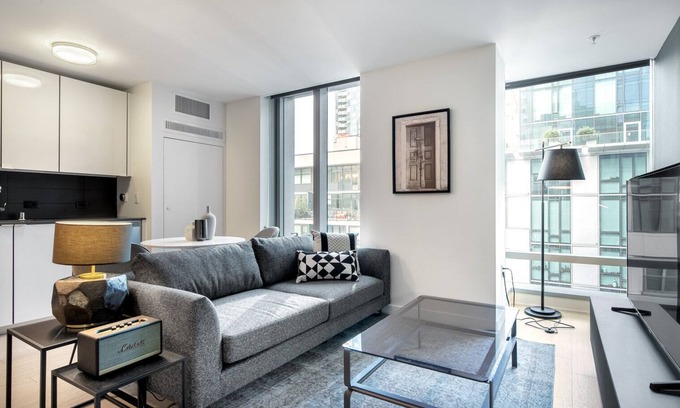 Rincon Hill Apartamento | Mod Rincon Hill Studio w/ Gym, BBQ, W/D, nr. SV. by Blueground