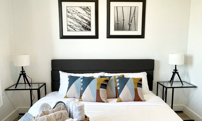 Central Business District Apartamento | Modern 1 Bdrm King-mins to NYC,EWR,PRU,NJPAC, Dwntwn Newark, MetLife