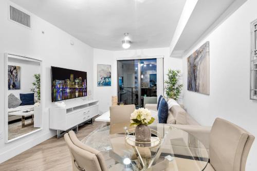 Doral Apartamento | Modern 1 Bed in Downtown Doral With Free Parking