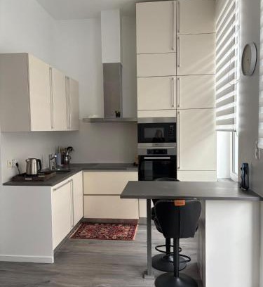 Koekelberg Apartamento | Modern 1 bedroom and sofa bed stay