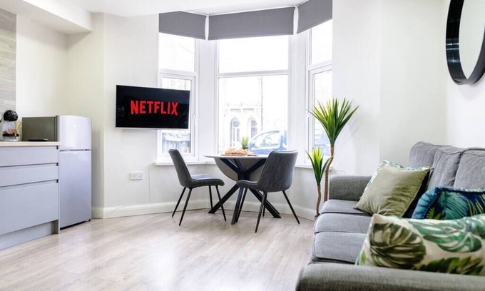 Cathays Apartamento | Modern 1 Bedroom Apartment Near City Centre